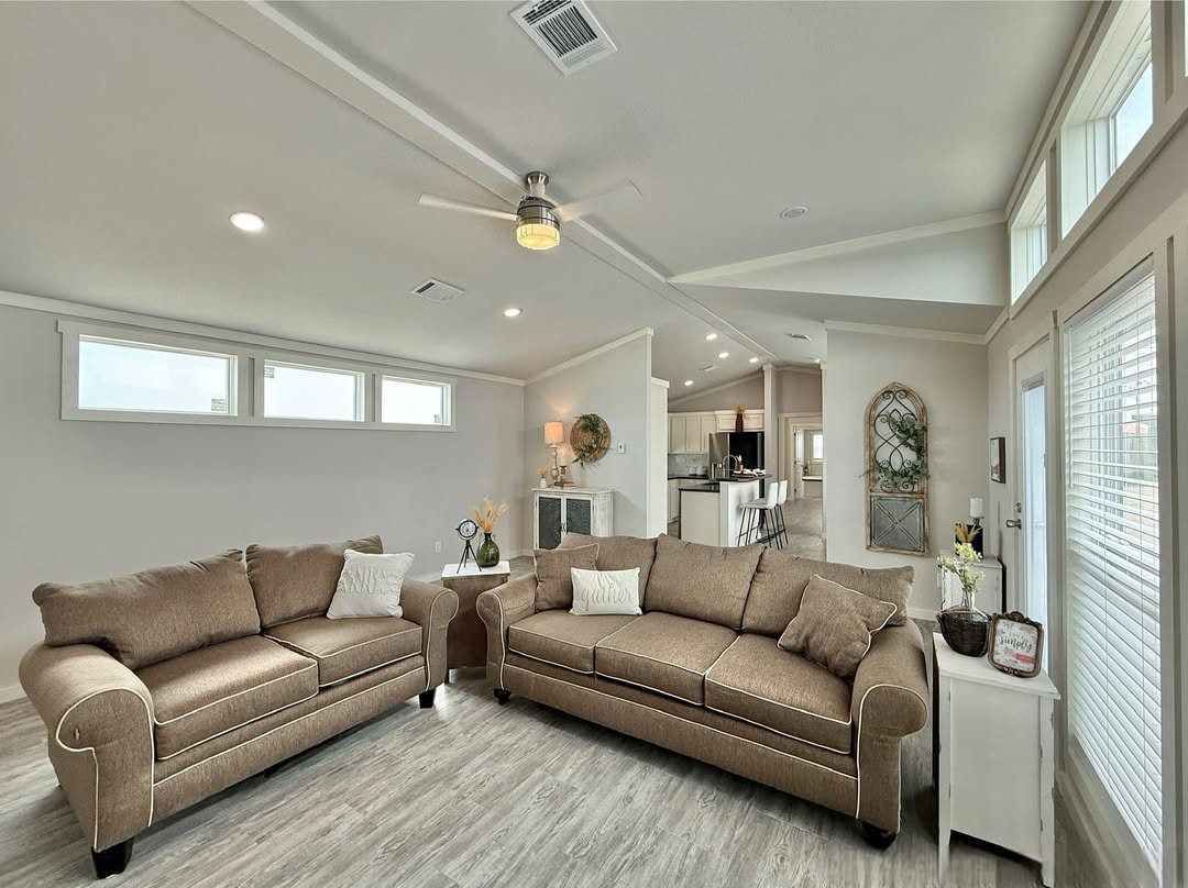 SnapInsta.to_539428451_18402123370184287_2642169578885432713_n